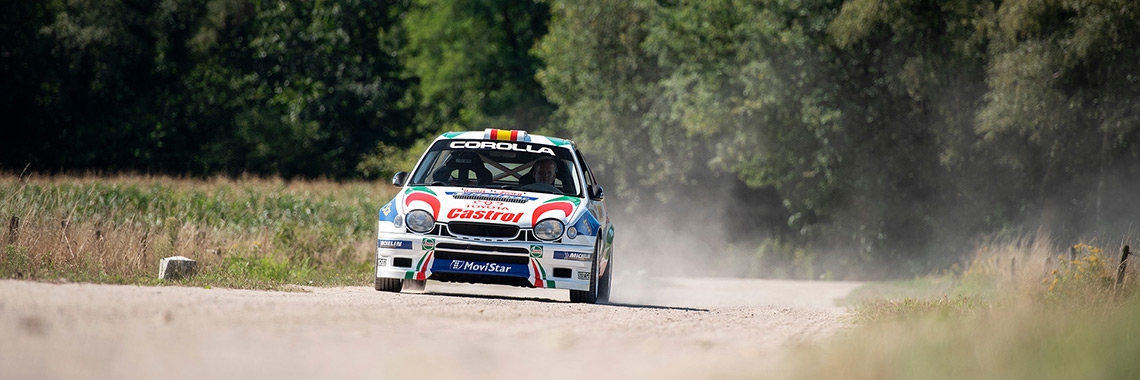 Toyota-Corolla-WRC-replica-exterieur-voorkant-hero-dlrsts.jpg